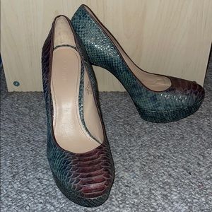 Joan & david Daquella ombre snakeskin pump